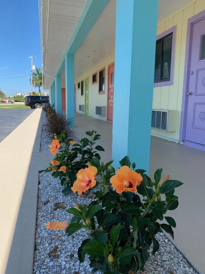 Off The Charts Inn Saint James City Exterior foto